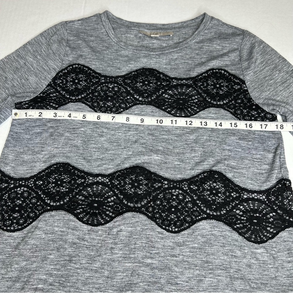 Ann Taylor Loft Medium Petite Gray With Black Embroidered Long Sleeve Blouse - Picture 4 of 7